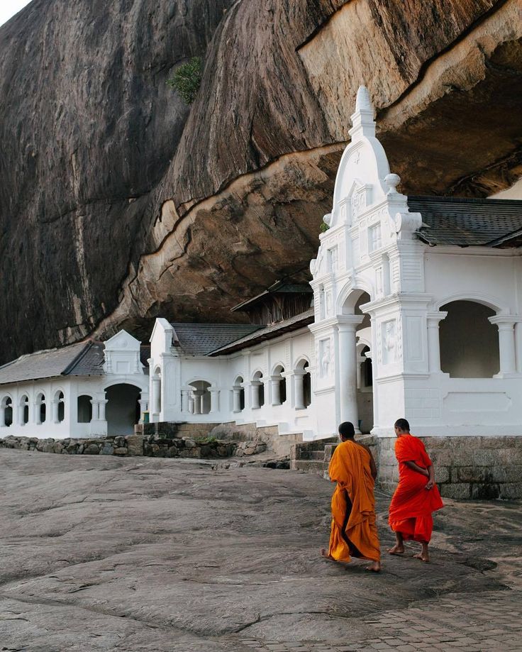 Dambulla Cave Temple